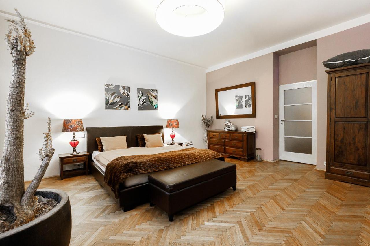 Luxury Dlouha